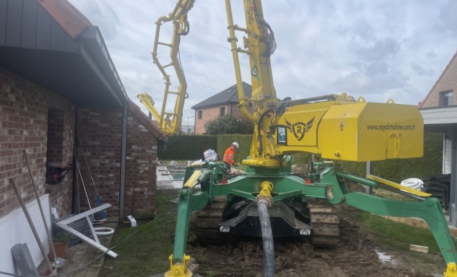 Coulage d’un tour de piscine avec mat de bétonnage sur Lesquin , Lille, TRANS-LINE